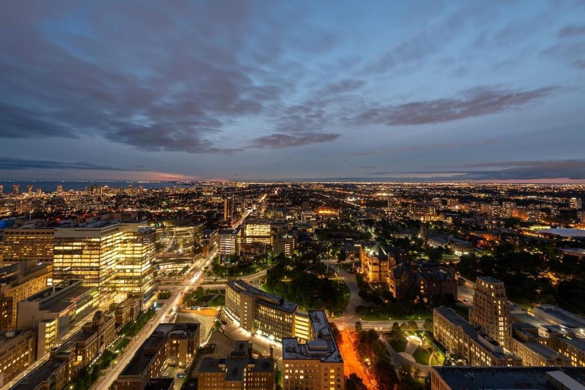Great View High Rise In Central Toronto Eksteriør bilde